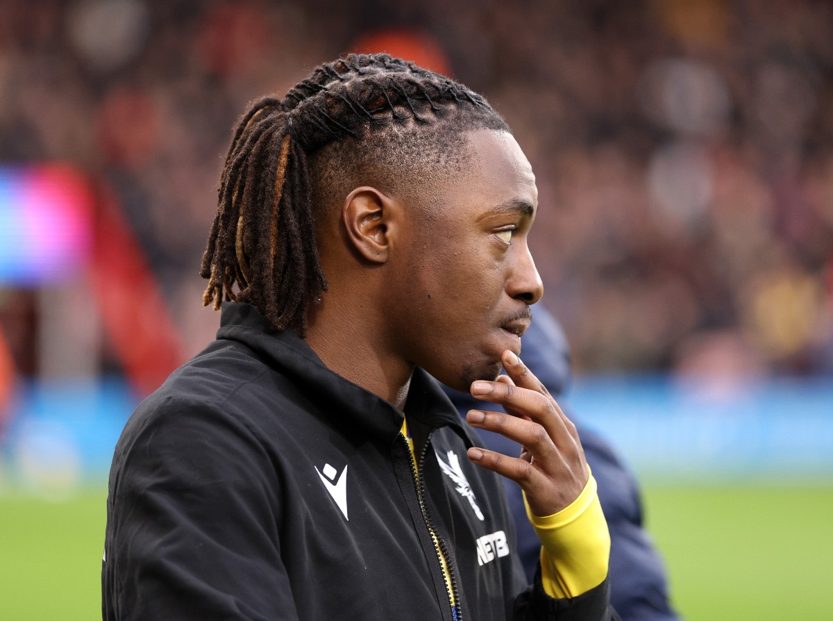 Eberechi Eze in the pre-match warm-up with Crystal Palace