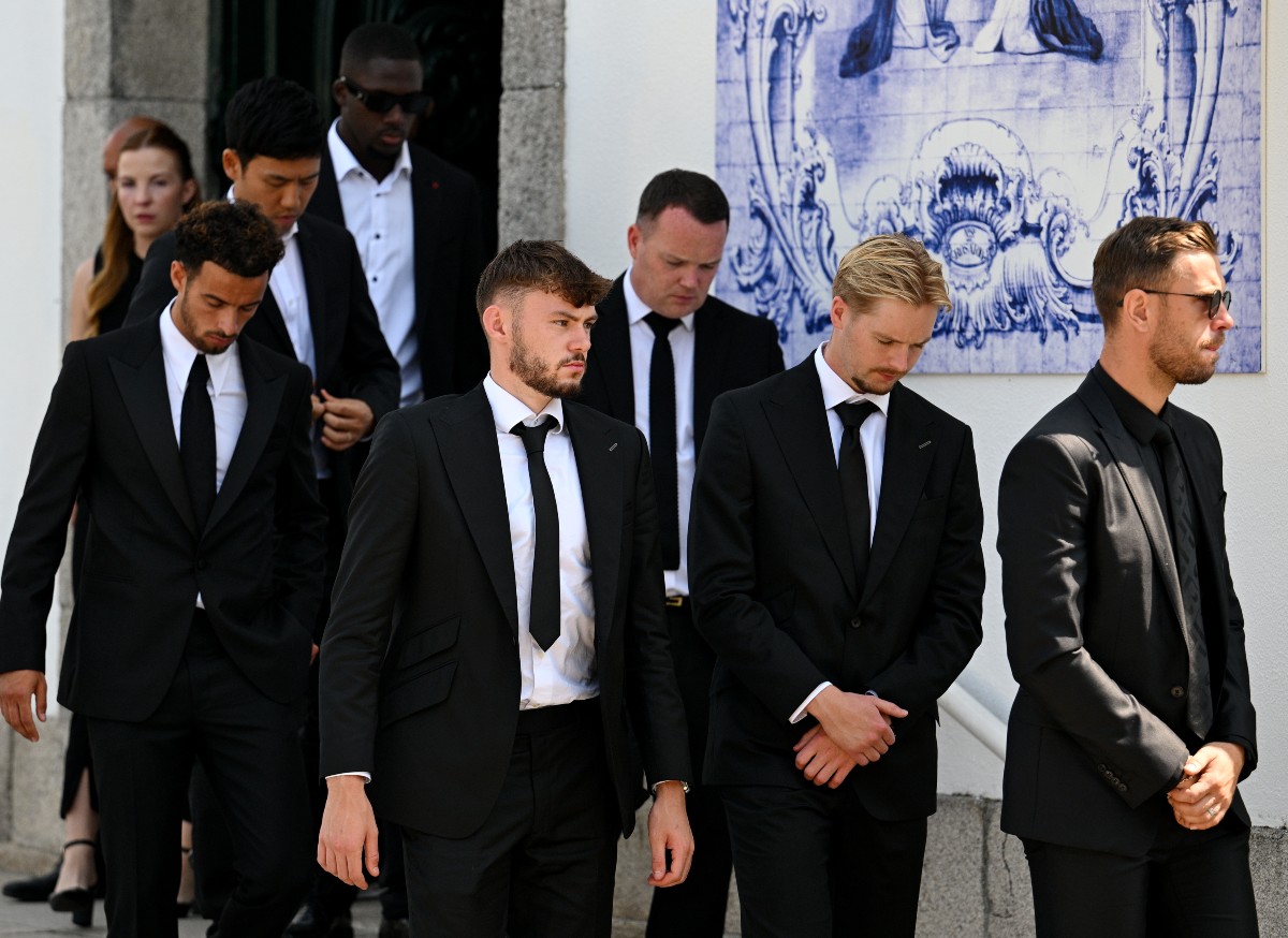 Liverpool players and former club captain Jordan Henderson at Diogo Jota's funeral