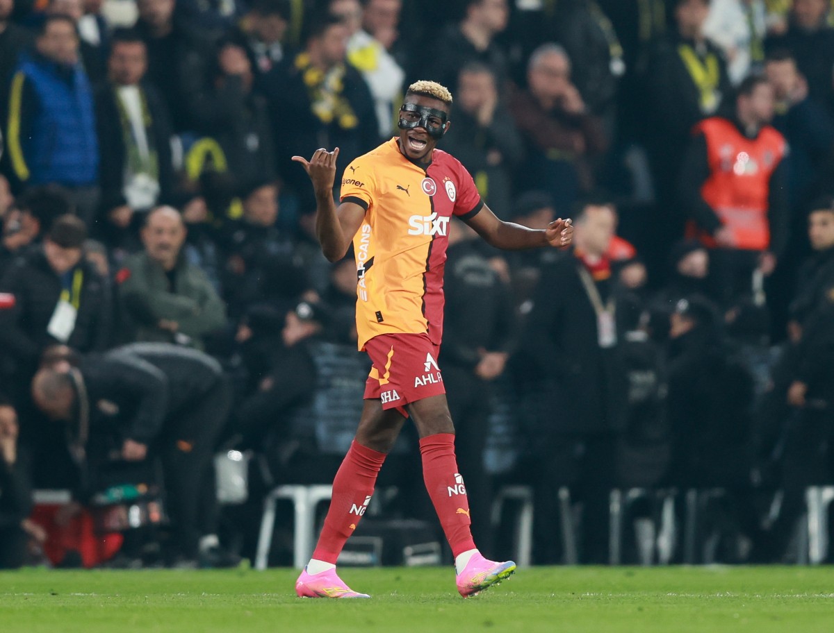 Victor Osimhen celebrates scoring for Galatasaray against Fenerbahce