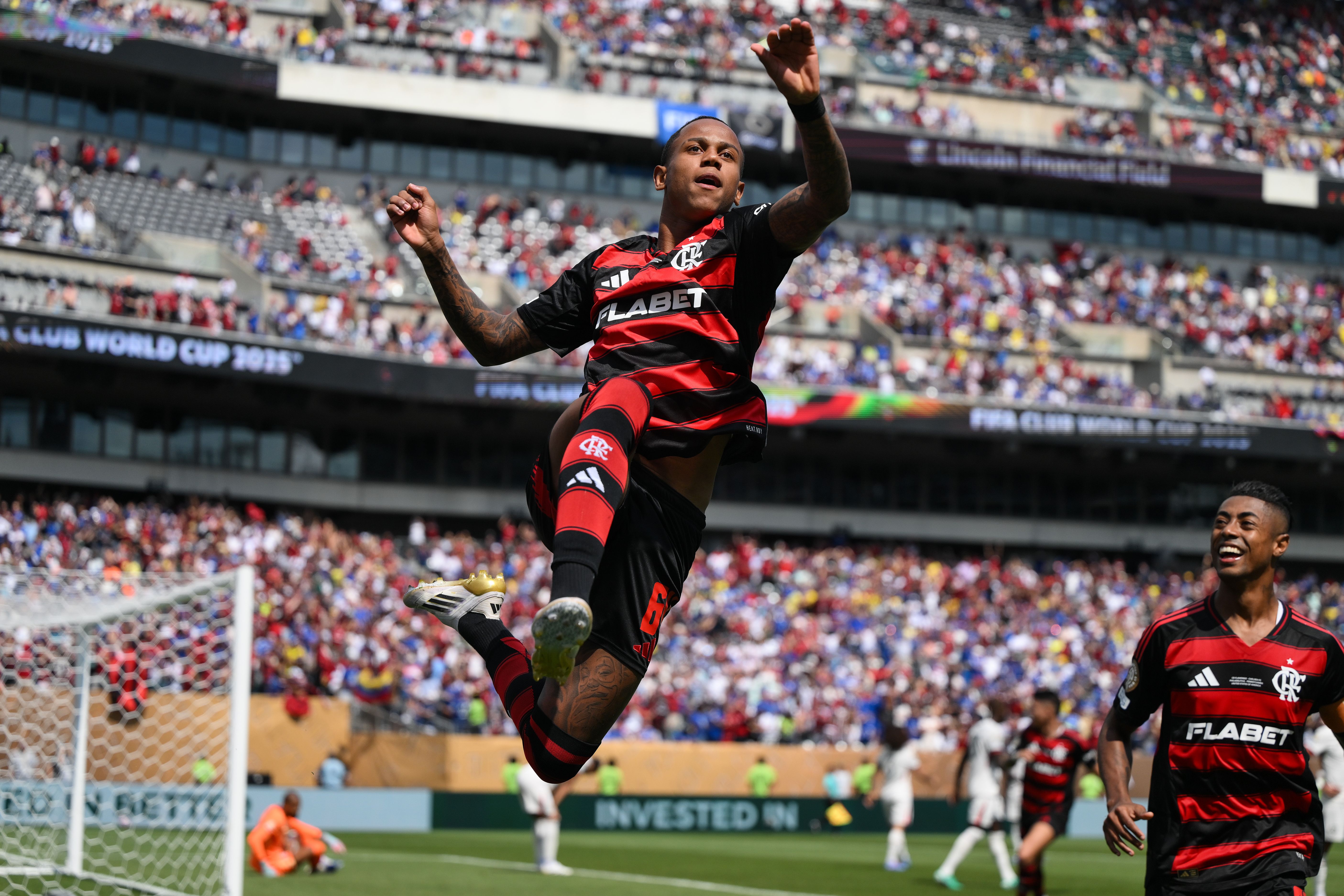 Wallace Yan #64 of CR Flamengo celebrates scoring against Chelsea