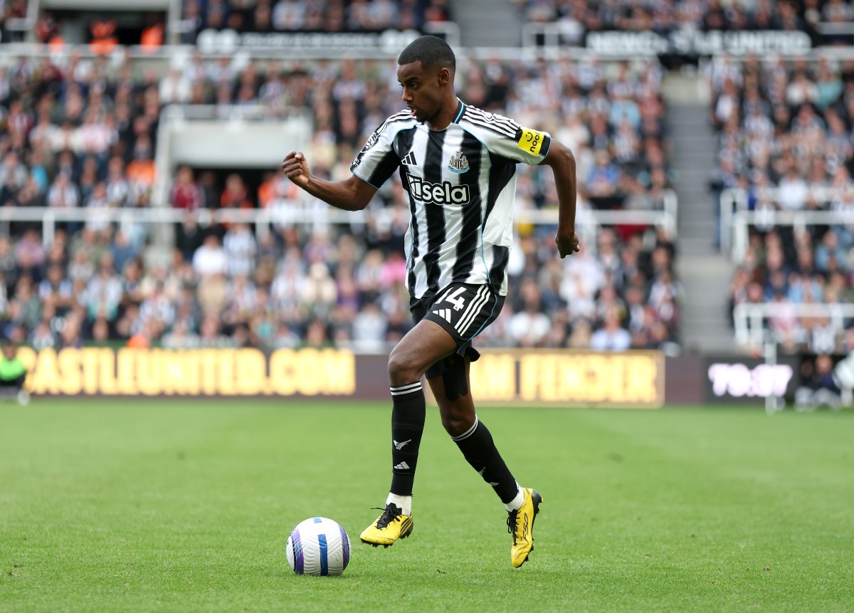Alexander Issak at work for Newcastle United