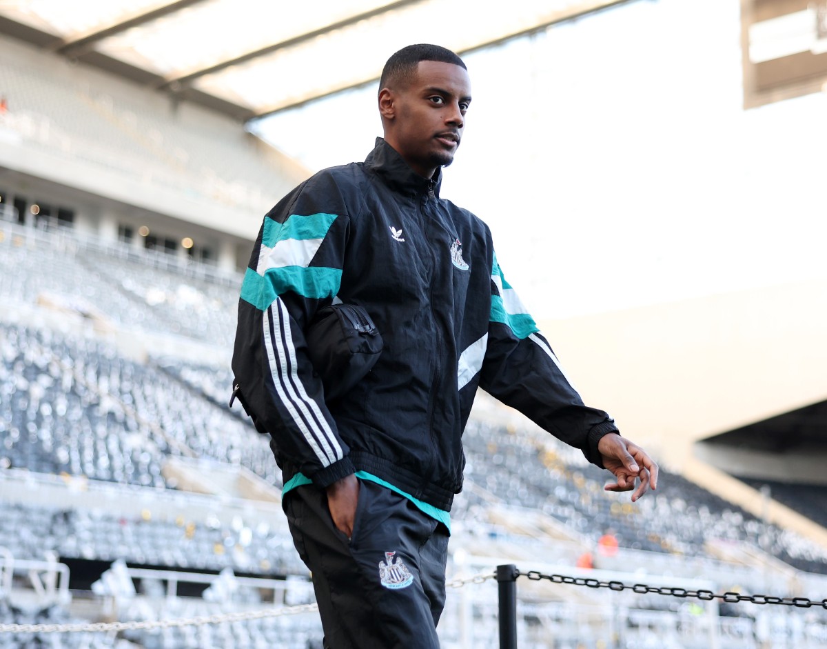 Alexander Isak pre-match ahead of Newcastle vs Brentford last season