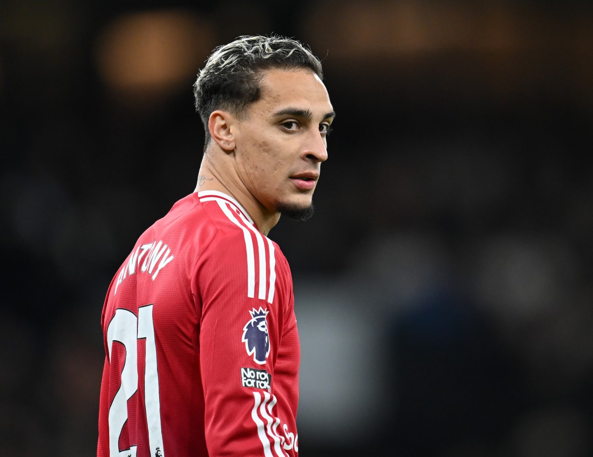 Man United ace needed by Benfica on mortgage Man United ace needed by Benfica on mortgage