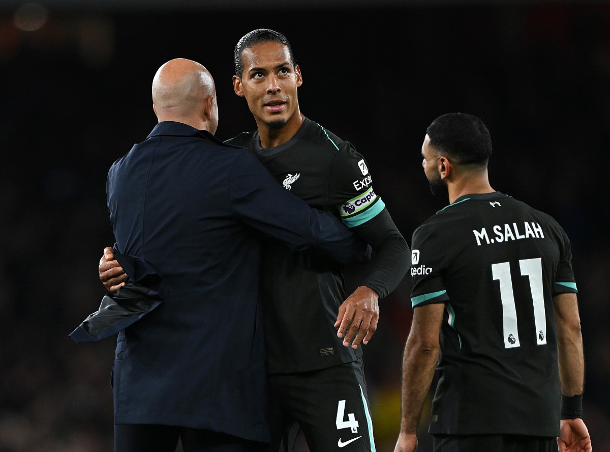 Slot Arne, Virgil Van Dijk, and Mohamed Salah