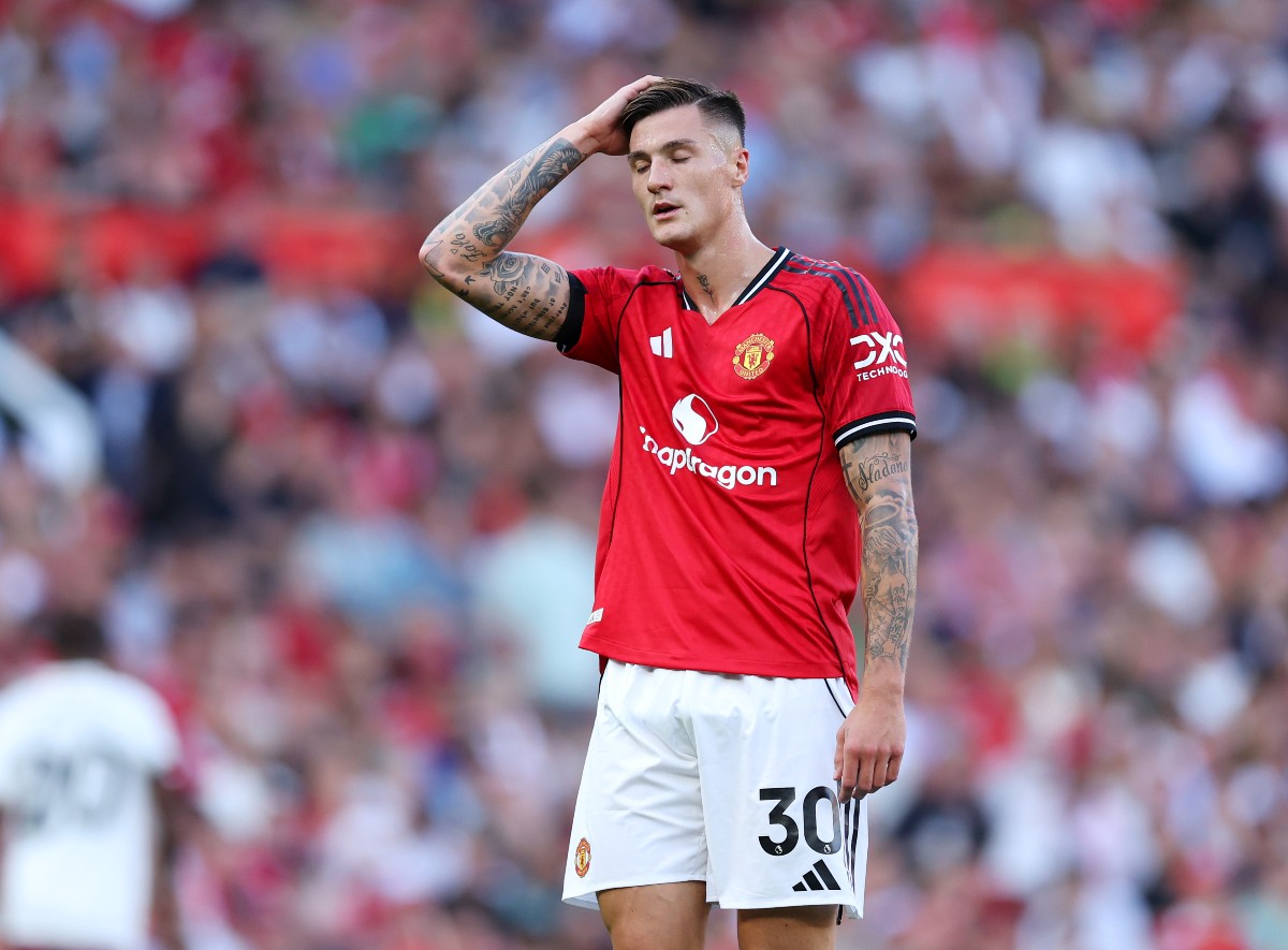 Benjamin Sesko reacts during Man United's defeat to Arsenal