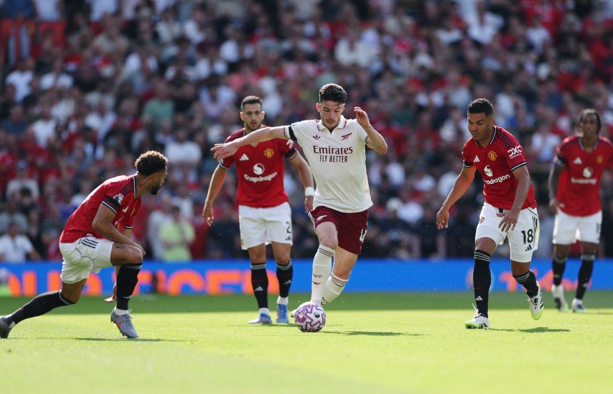 Declan Rice z Arsenalu v akcii proti človeku United