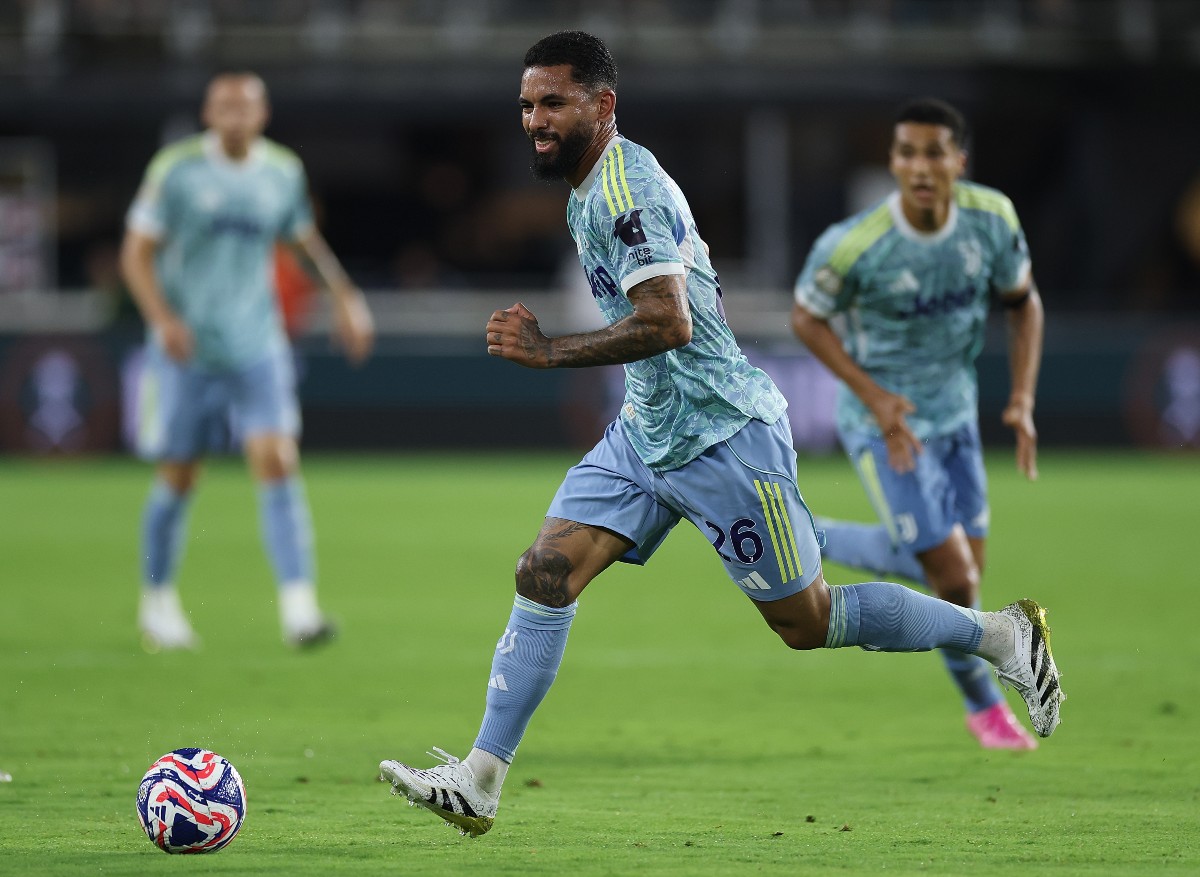 Douglas Luiz in action for Juventus at the Club World Cup