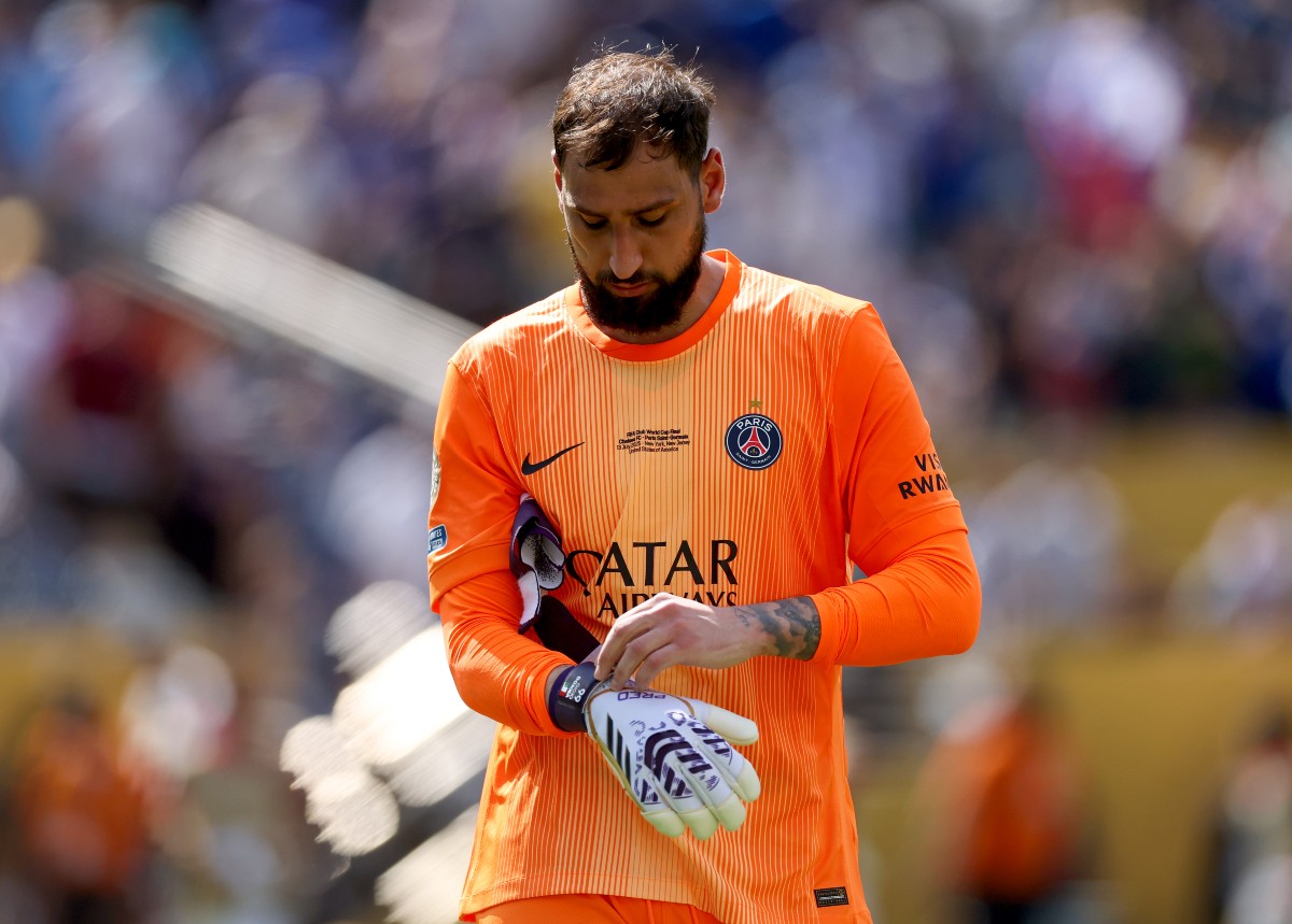 Paris Saint -Germain goalkeeper Gianluigi Donnarma in the club's World Cup final