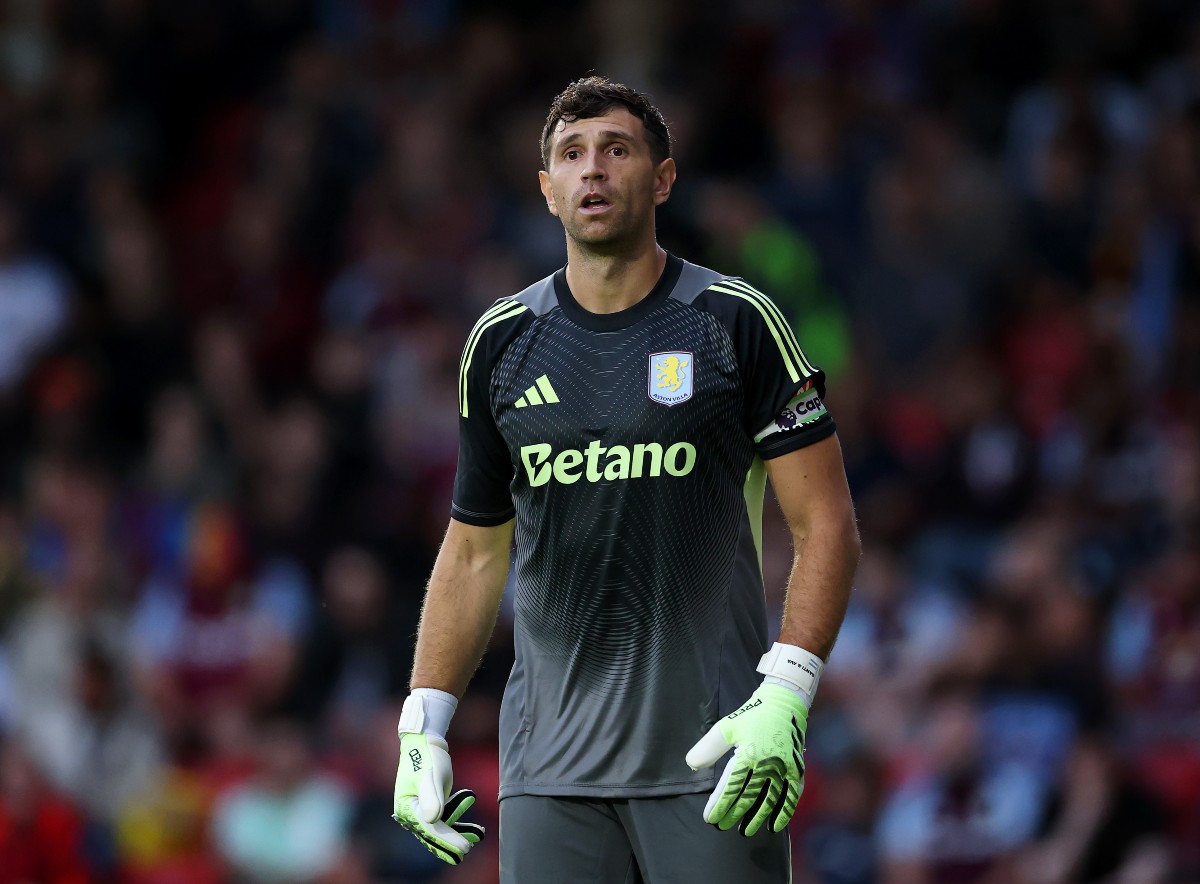 Aston Villa GK Emiliano Martinez in action
