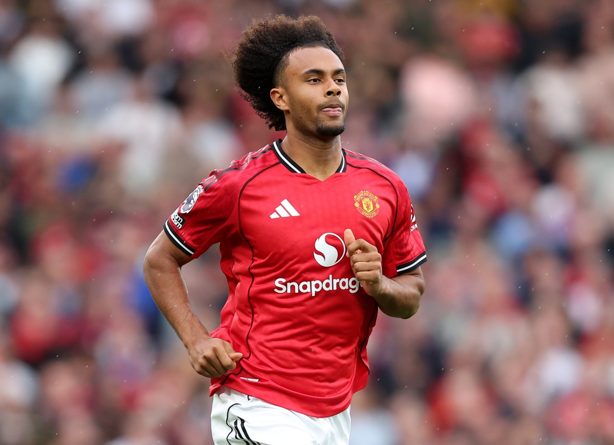 Joshua Zirkzee in action for Manchester United