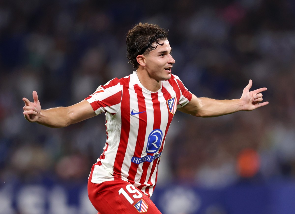 Julian Alvarez celebrates scoring for Atletico Madrid vs Espanyol