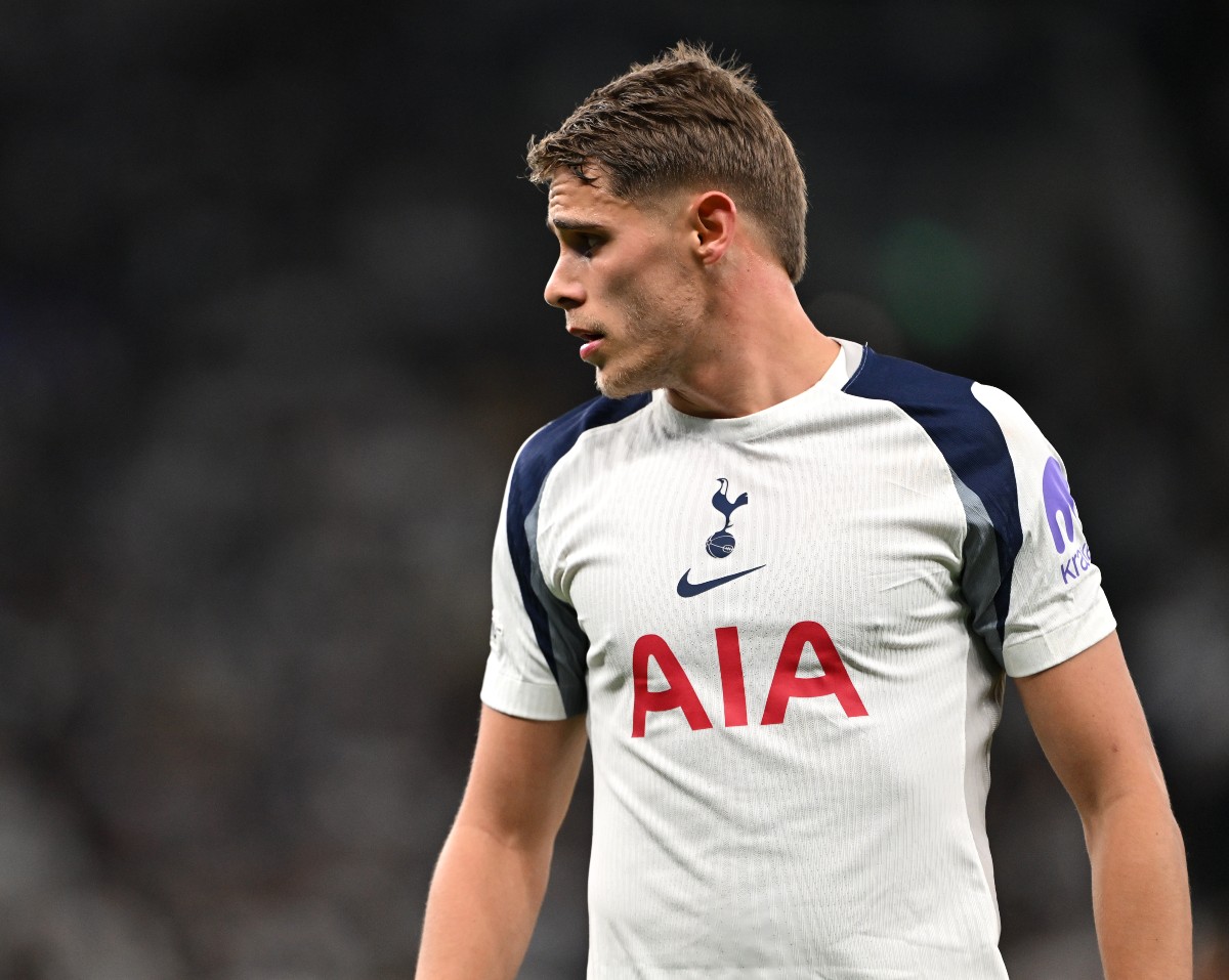 Micky van de Ven in action for Tottenham
