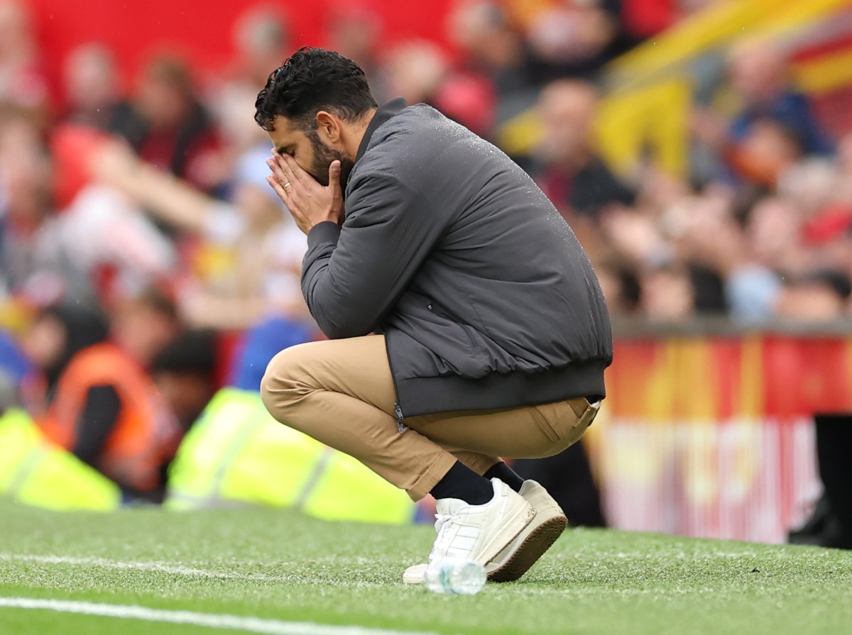 Ruben Amorim reaguje počas hry Man United vs Burnley v Old Trafford