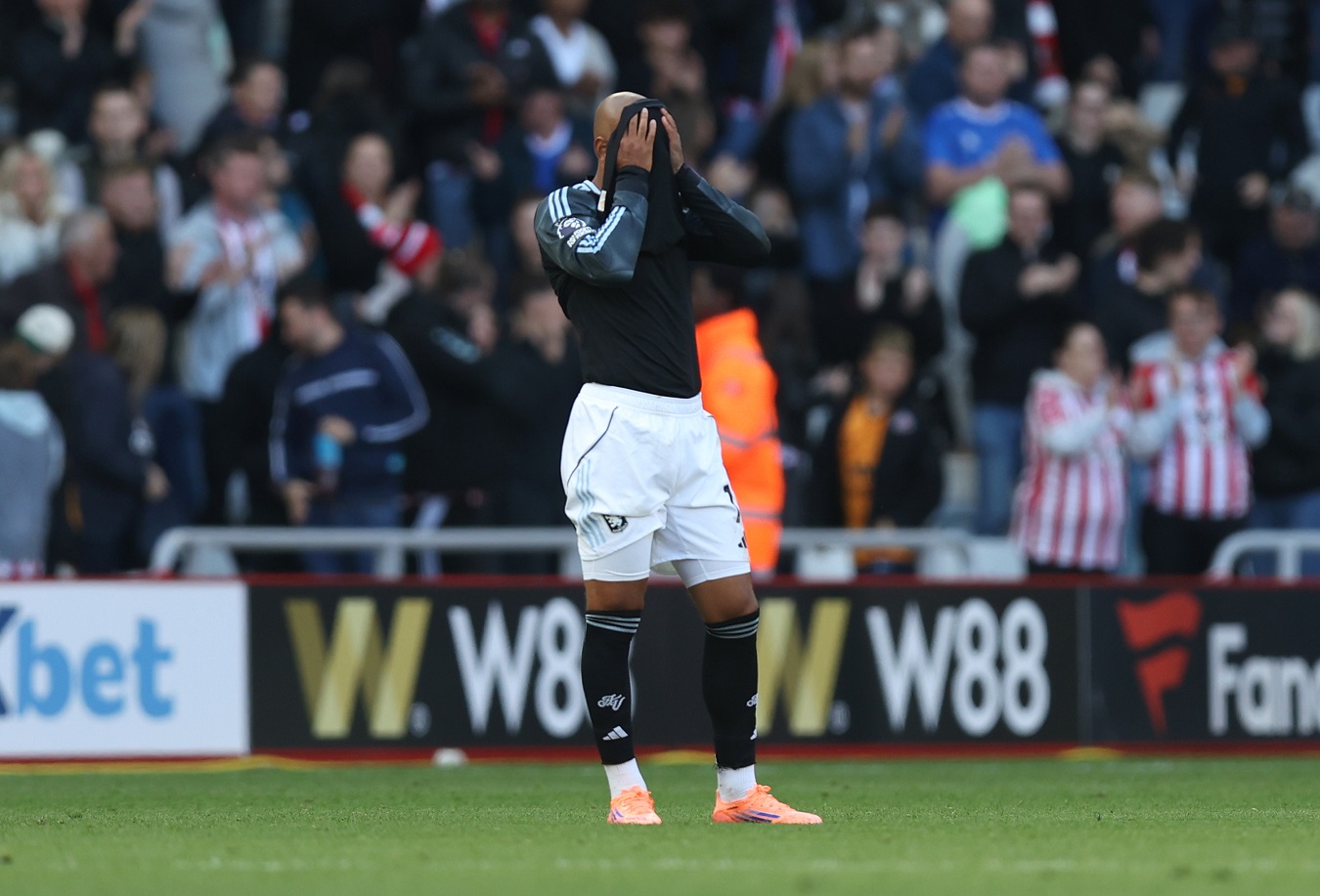 It seems that Deniel Malin from Aston Villa is depressed 