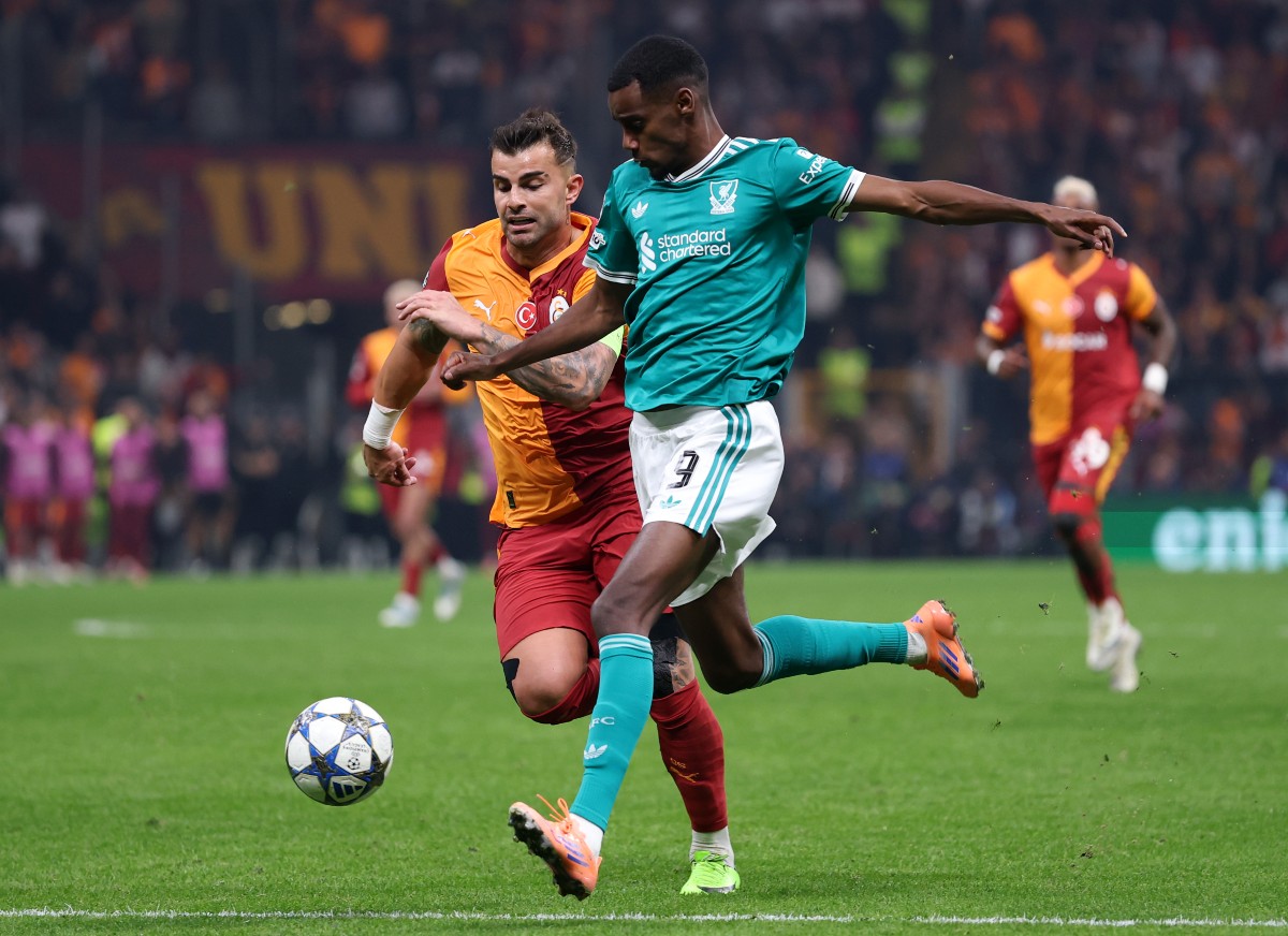 Alexander Isak in action for Liverpool against Galatasaray