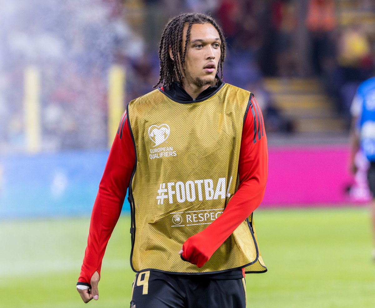 Diego Moreira calentando para Bélgica