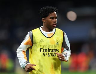 Endrick warming up for Real Madrid