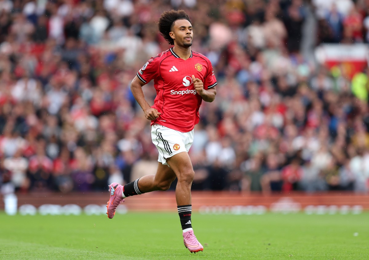 Joshua Zirkzee in action for Manchester United