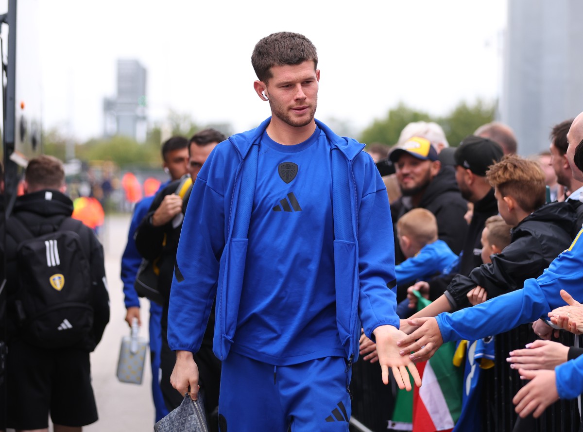 Leeds goalkeeper Illan Meslier greeting the fans