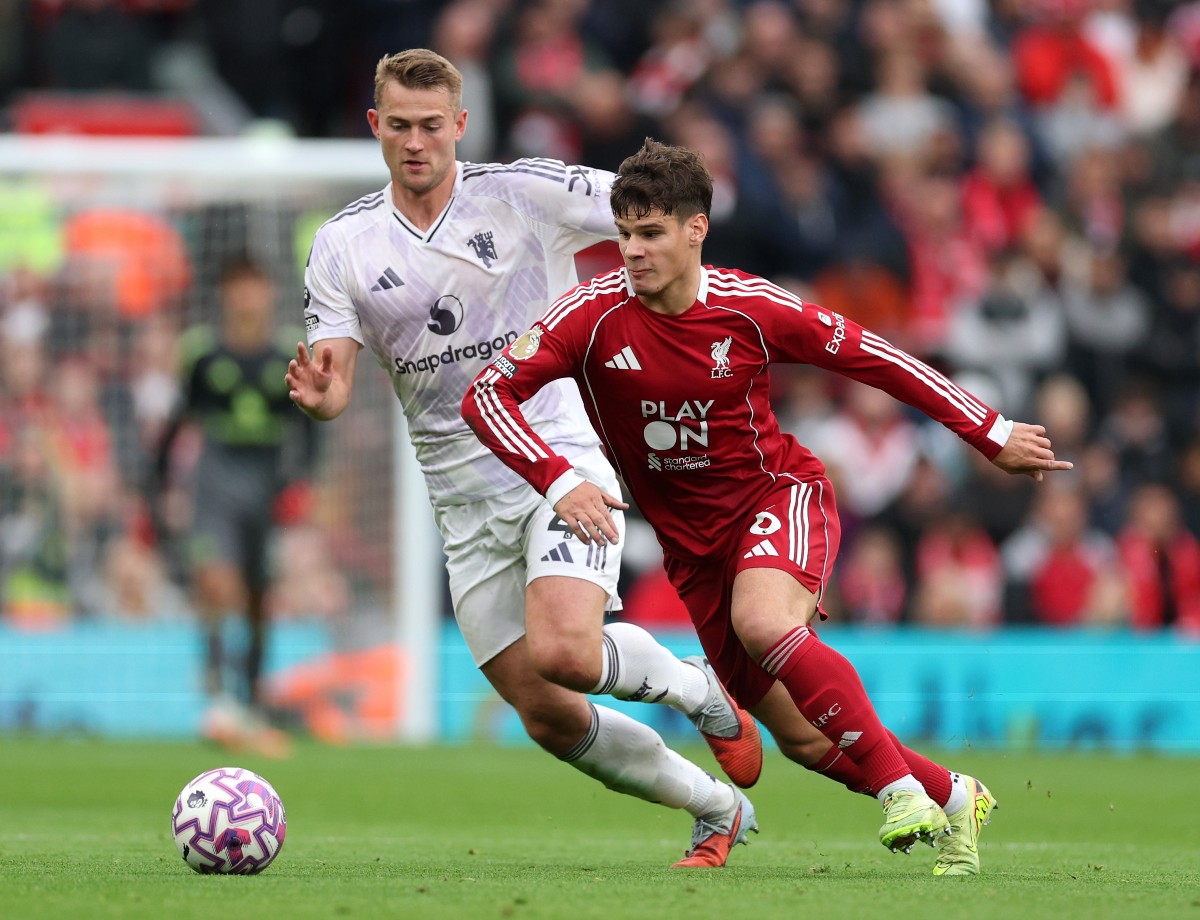 Matthijs de Ligt and Milos Kerkez in action