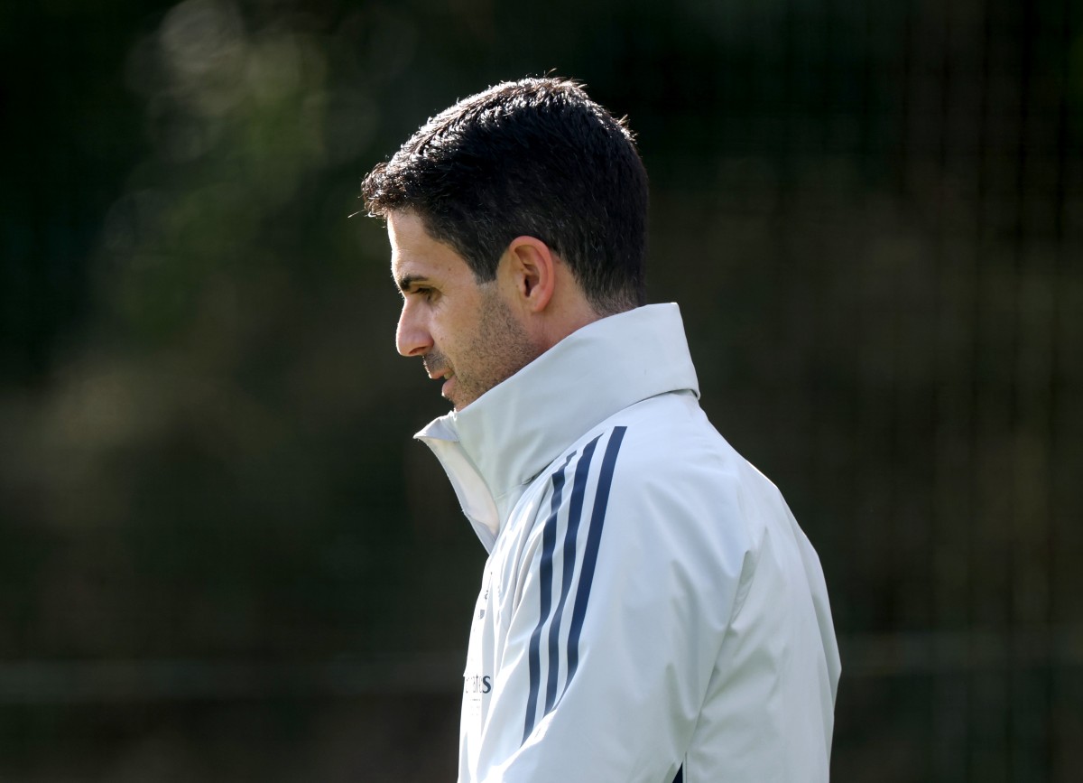 Mikel Artita in Arsenal training