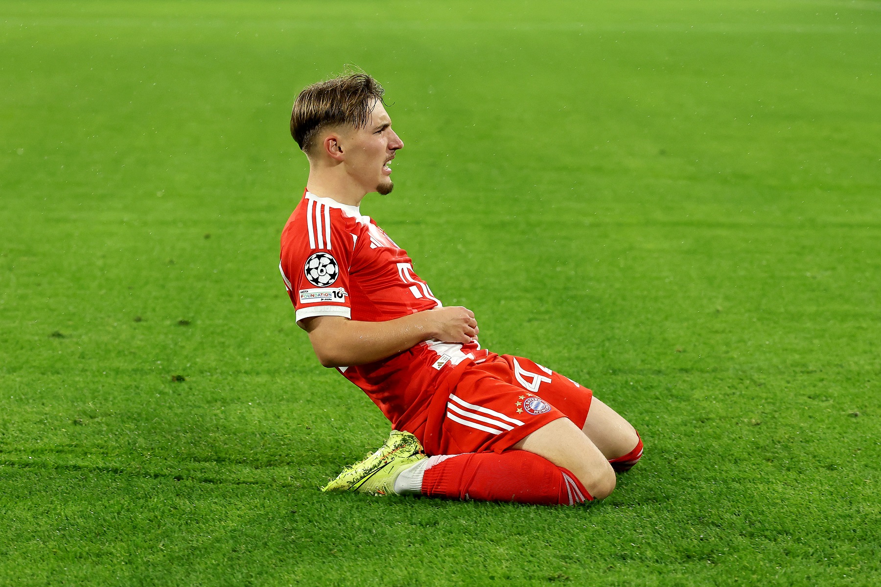 Lennart Karl of Bayern Munich celebrates