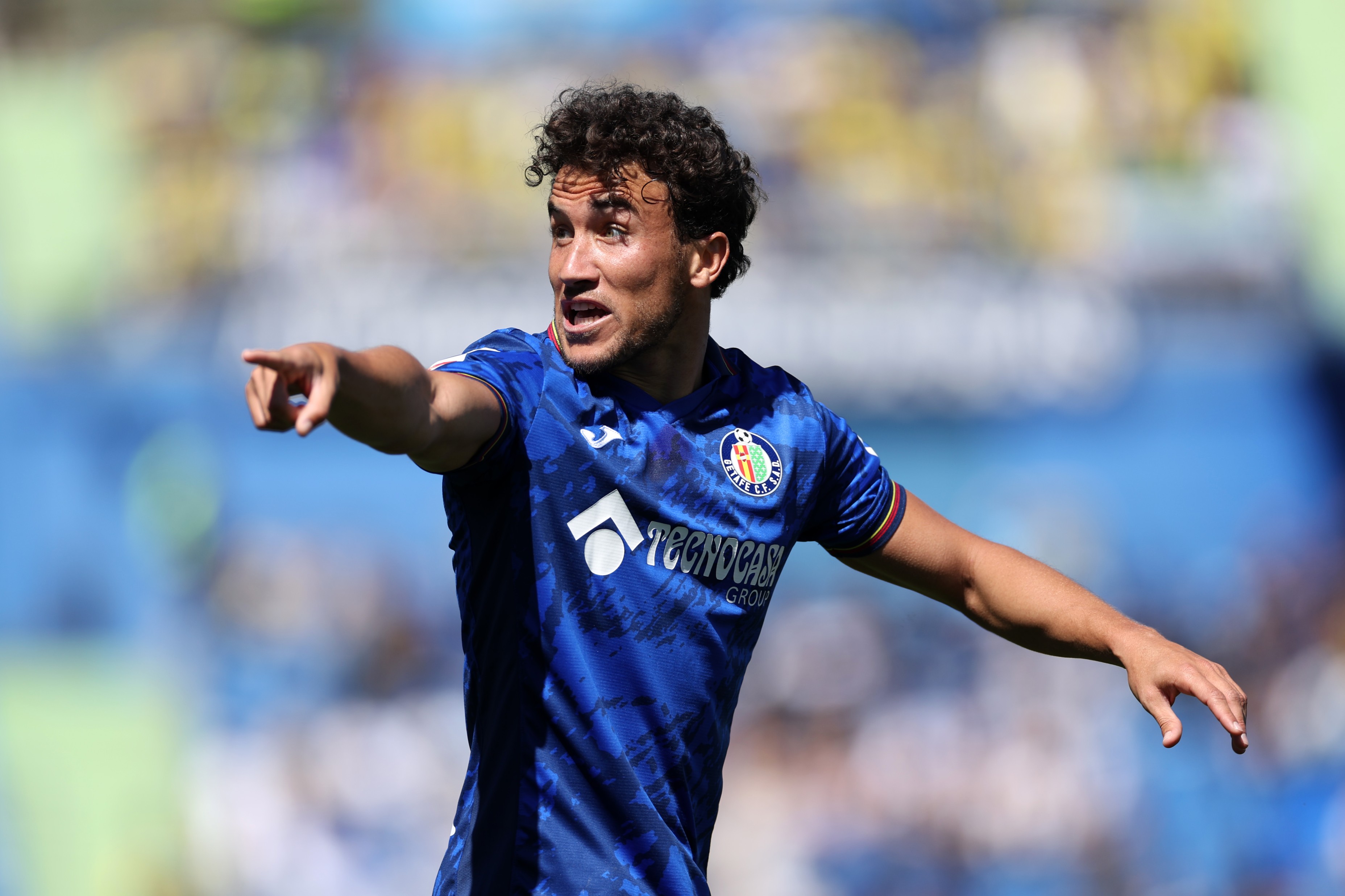 Luis Milla gestures during the LaLiga match between Getafe CF and Villarreal CF