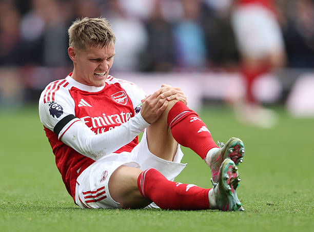 Martin Odegaardard is in pain after suffering an injury.