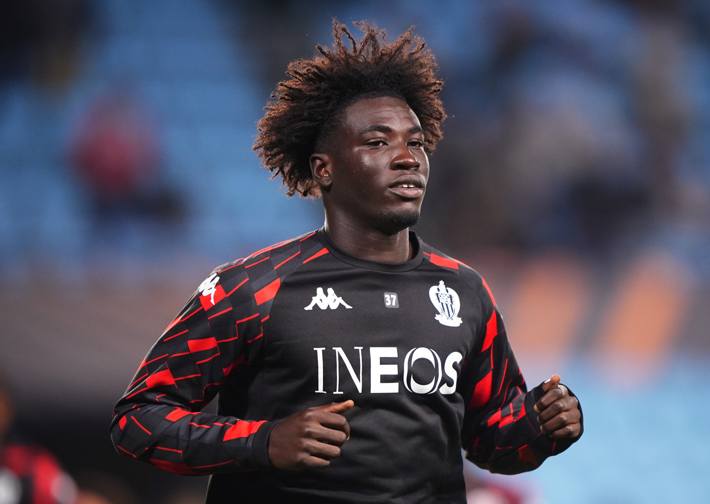 Kojo Peprah Oppong of Nice warms up
