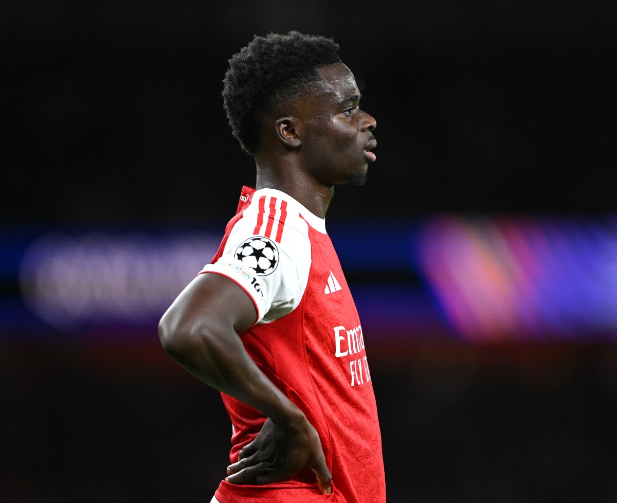Bukayo Saka of Arsenal looks on