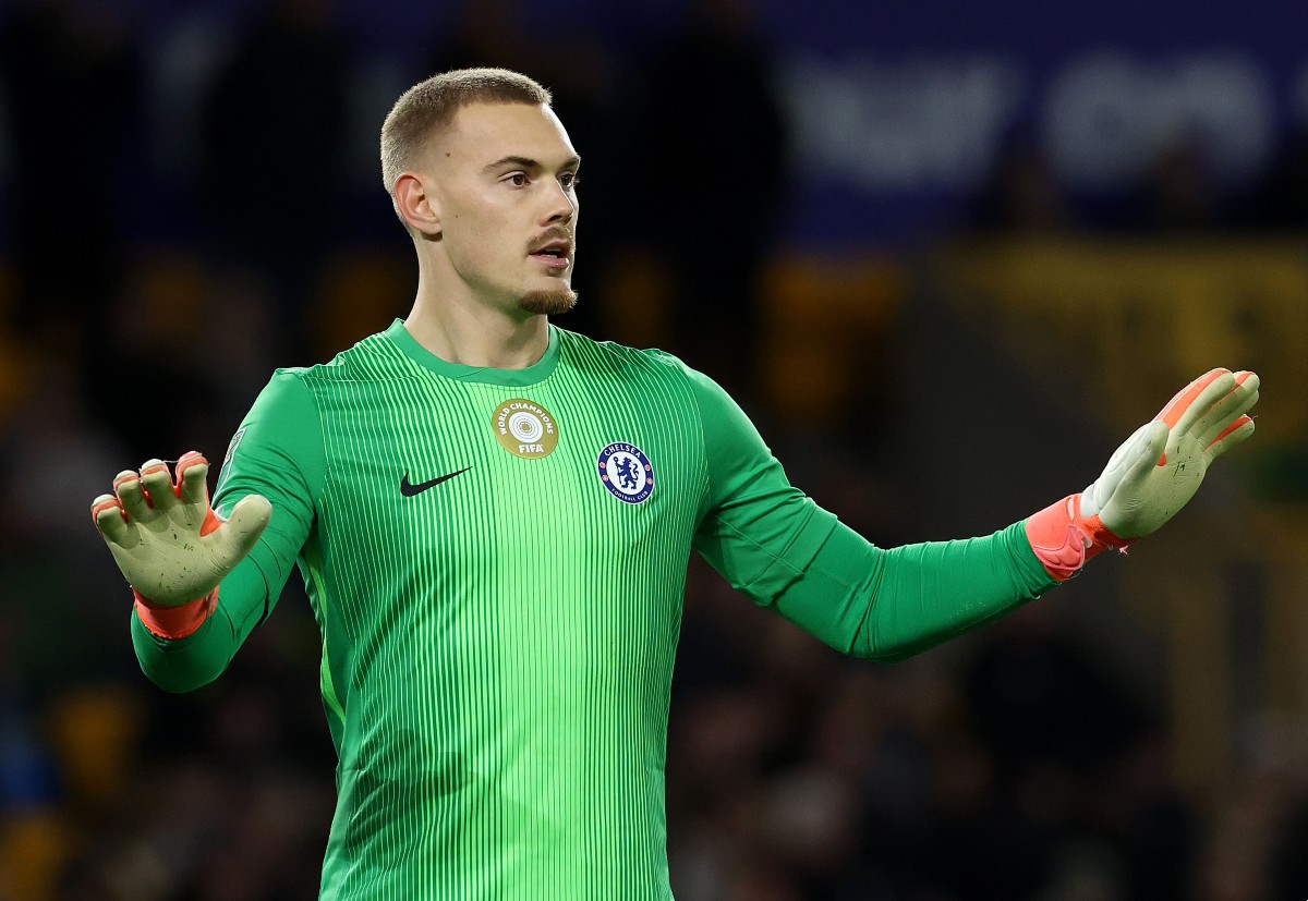 Filip Jorgensen in action for Chelsea