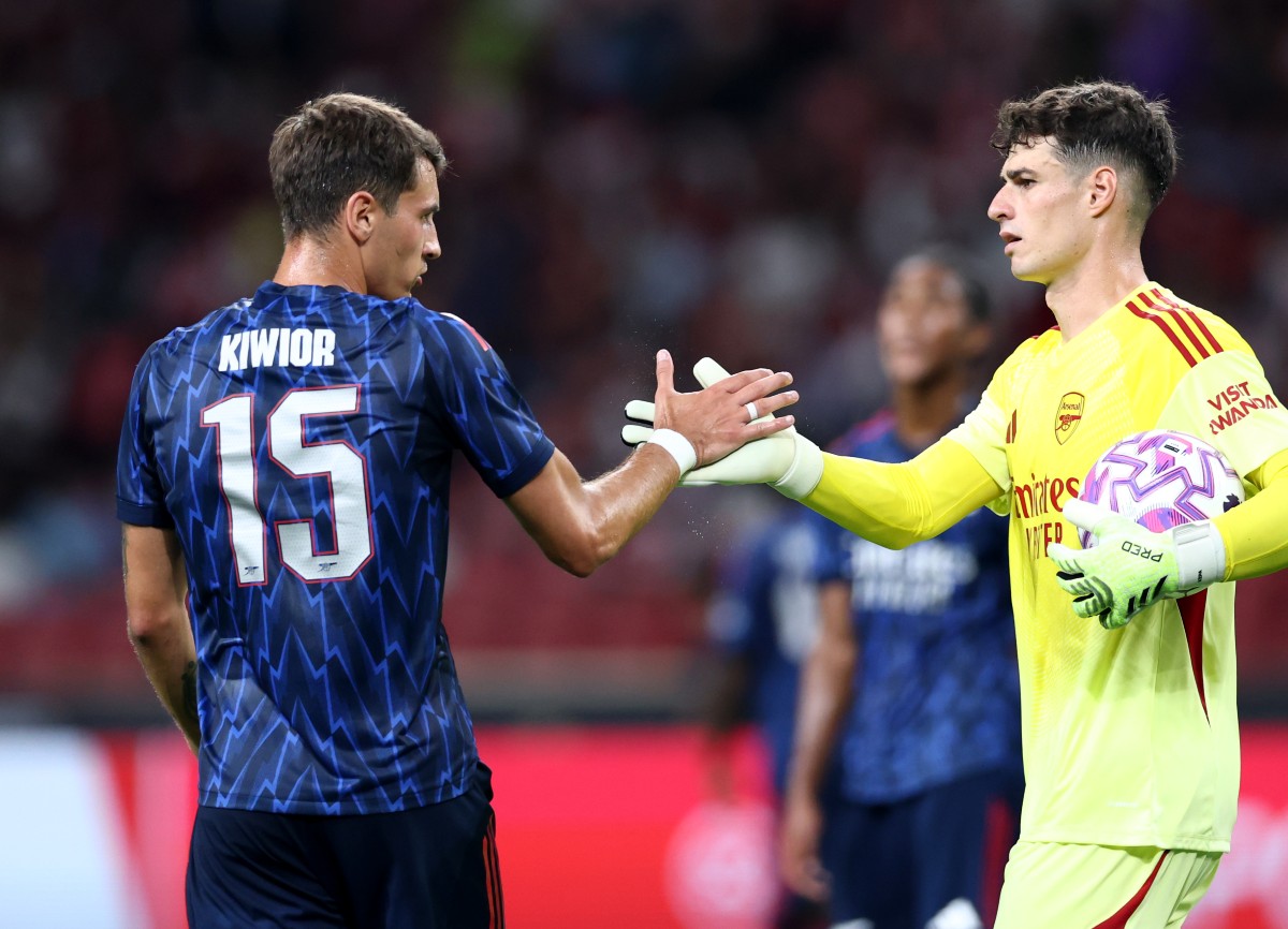 Jakub Kivioglu and Kepa Arrizabalaga