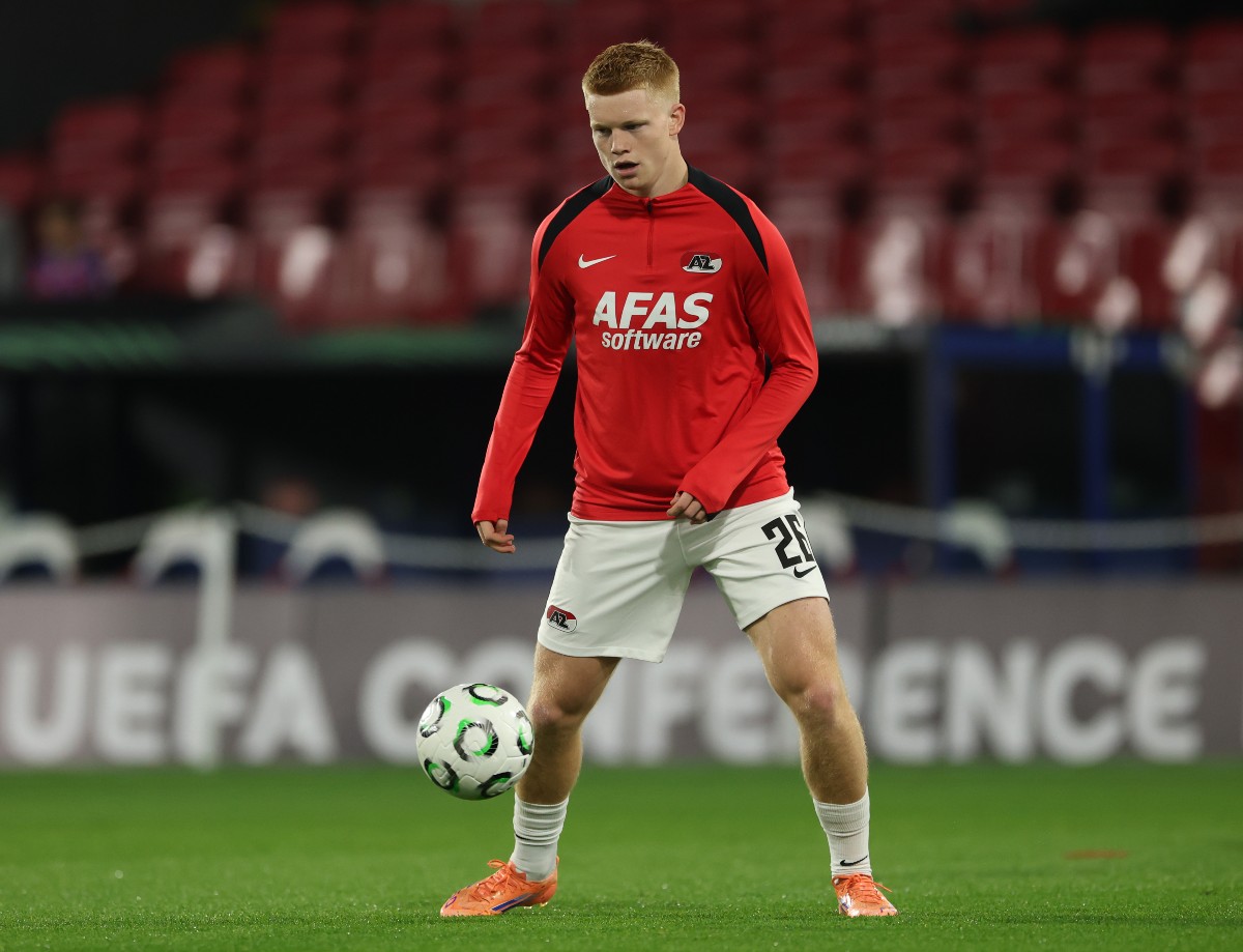 Kees Smit calentando para el AZ Alkmaar