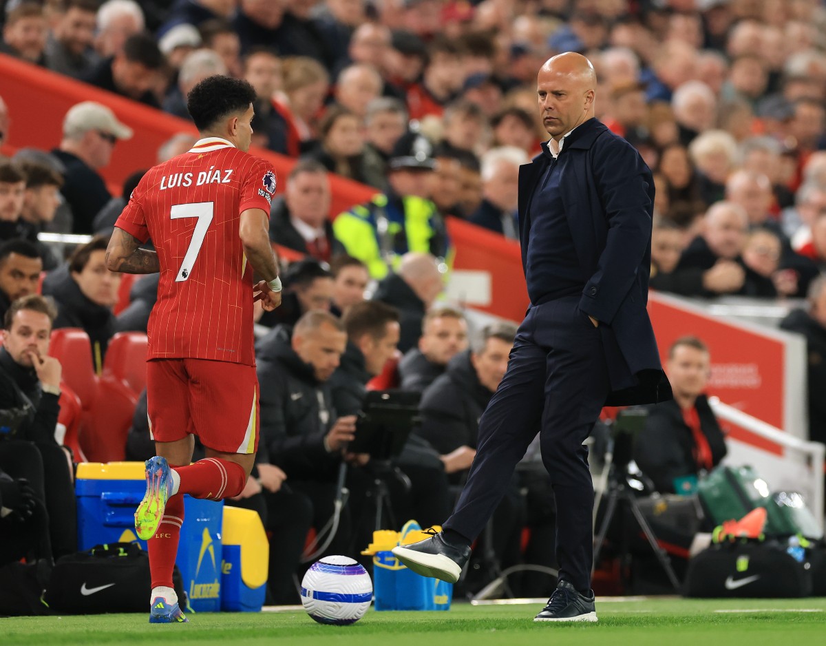 Luis Diaz and Arne Slot last season