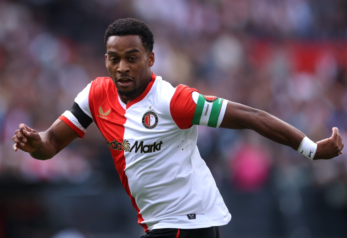 Quinten Timber en acción con el Feyenoord