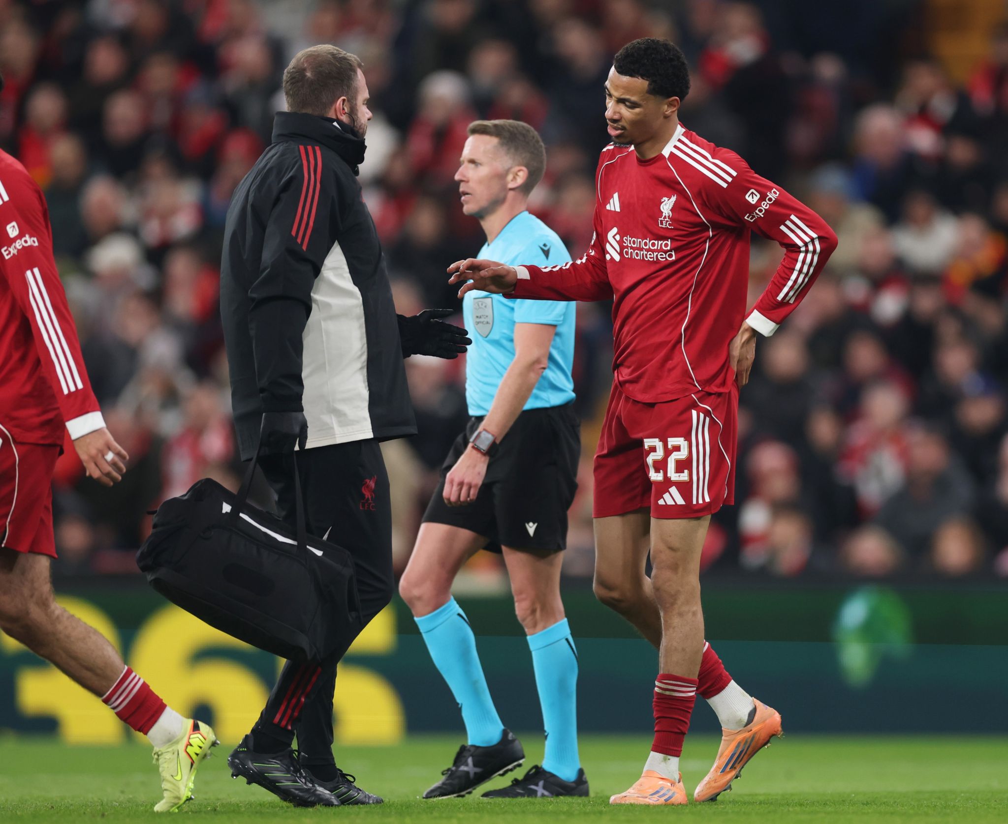 Arne Slot provides Hugo Ekitike injury update