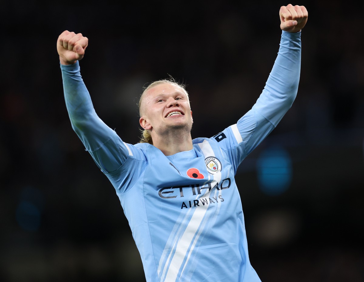 Erling Haaland oslavuje gól pre Manchester City