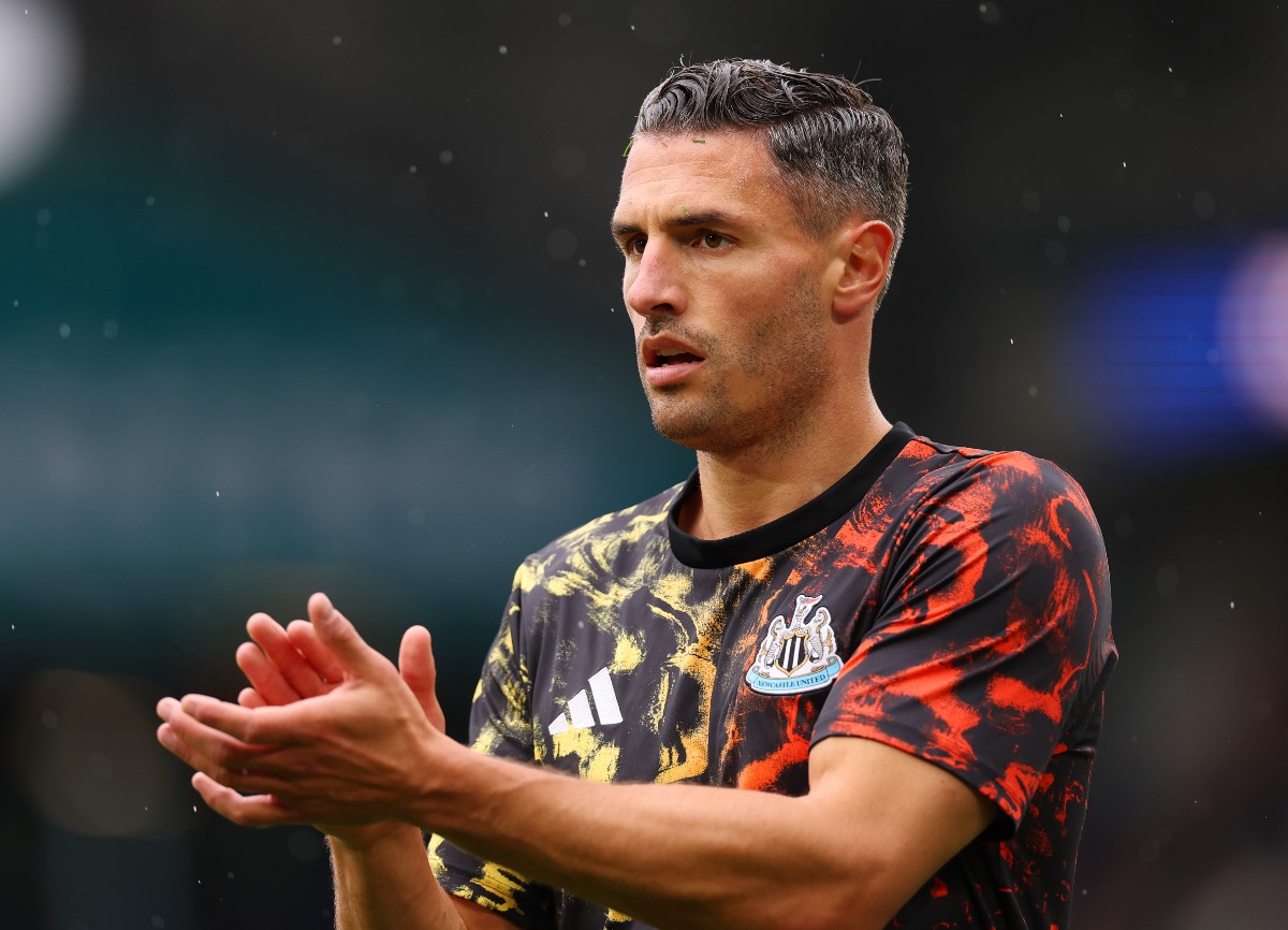 Fabian Schar warming up for Newcastle