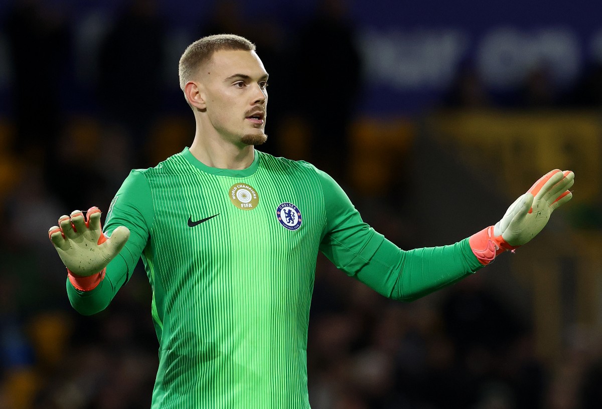 Filip Jorgensen in action for Chelsea