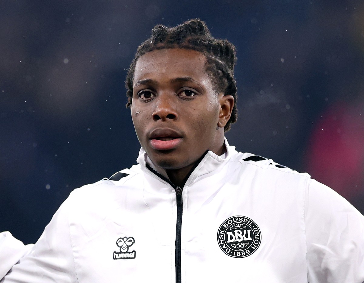 Patrick Dorgu lining up for the Danish national team