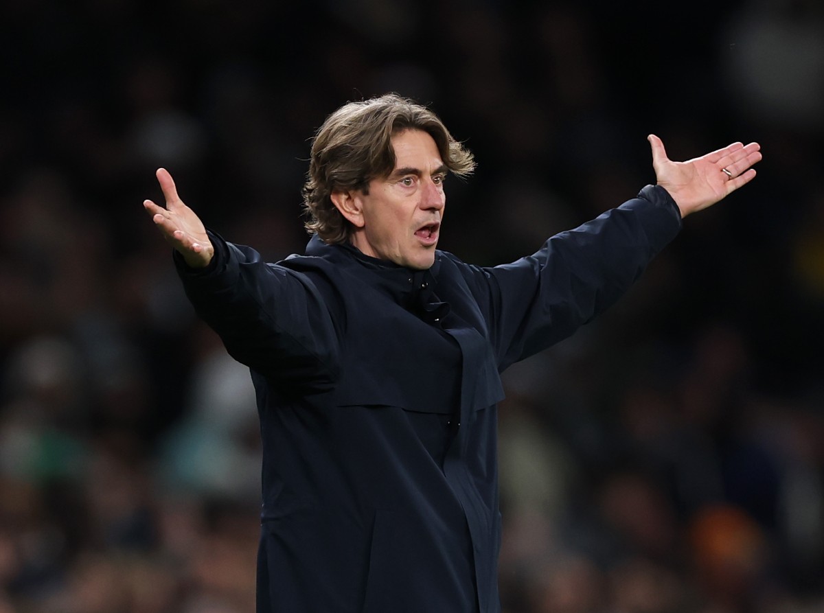 Thomas Frank reacts during Tottenham vs Fulham