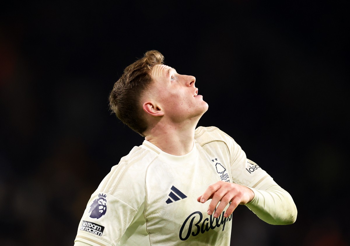 Elliot Anderson of Nottingham Forest in action