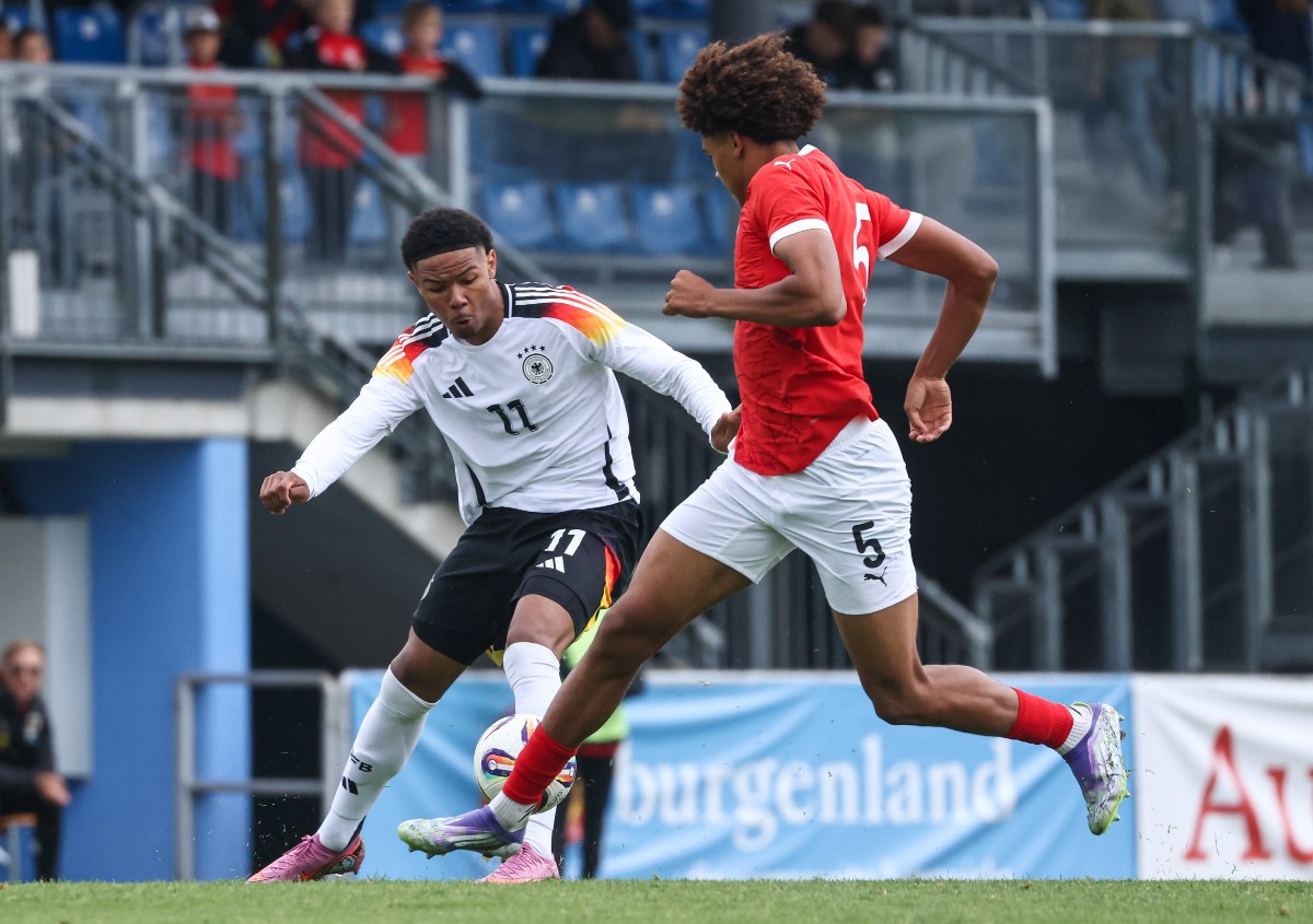 Ifeanyi Ndukwe (right) in action for Austria Under-17s