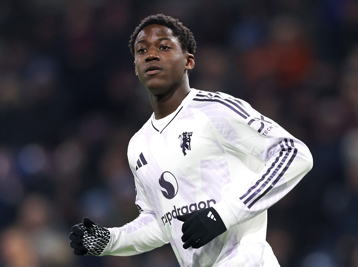 Man United midfielder Kobbie Mainoo in action against Burnley