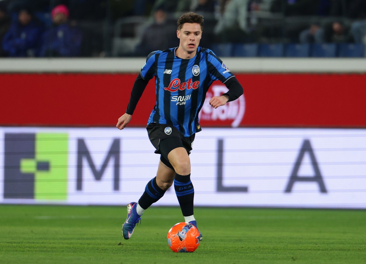 Nicola Zalewski in action for Atalanta