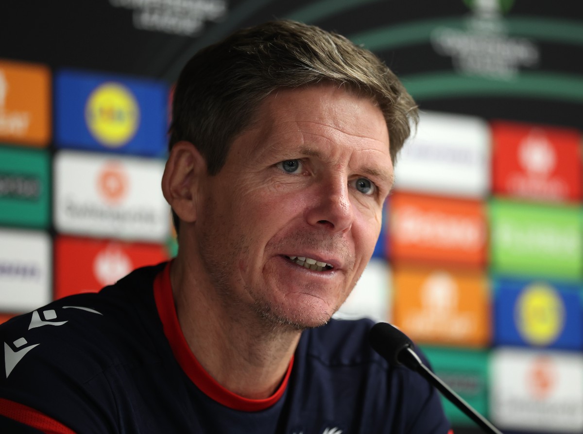 Oliver Glasner speaking at a press conference