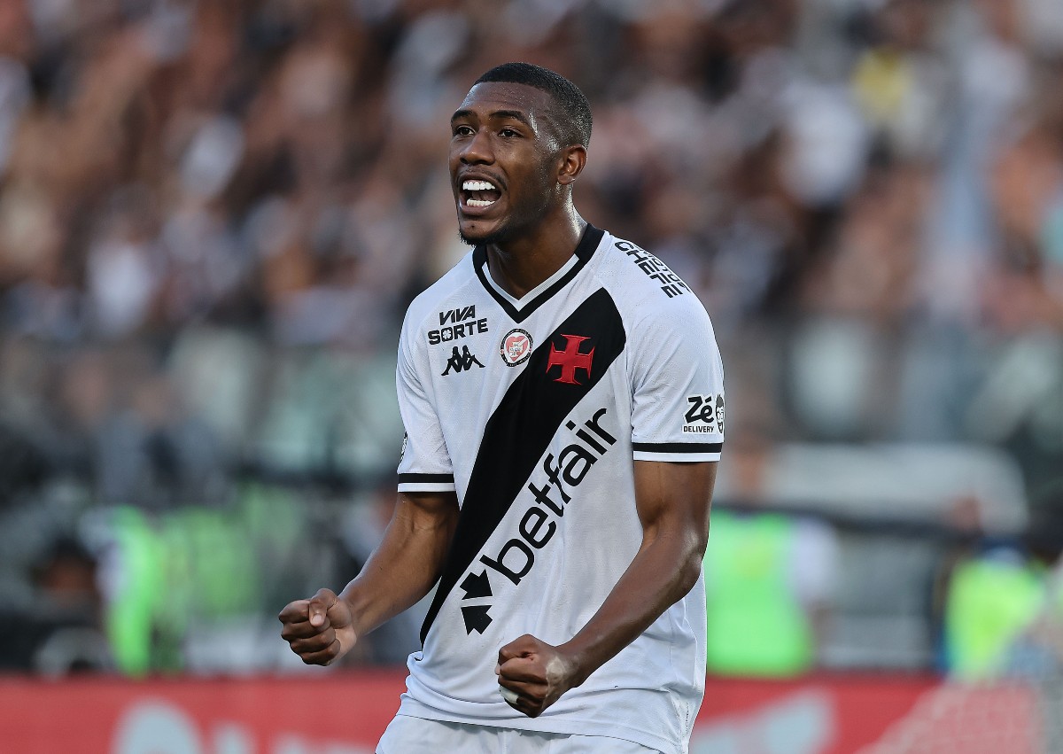 Rayan celebrates a goal for Vasco da Gama
