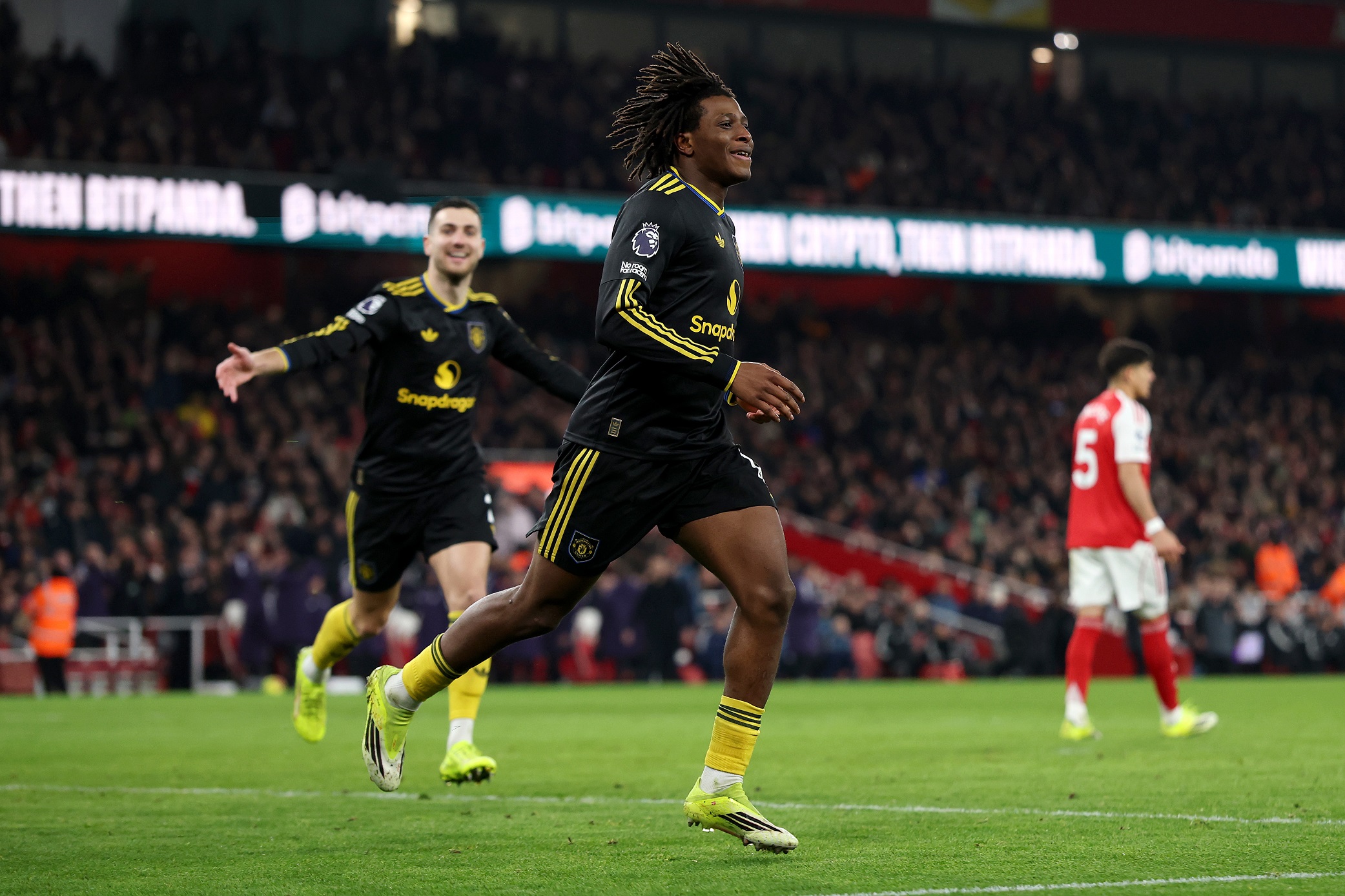 Patrick Dorgu of Man United