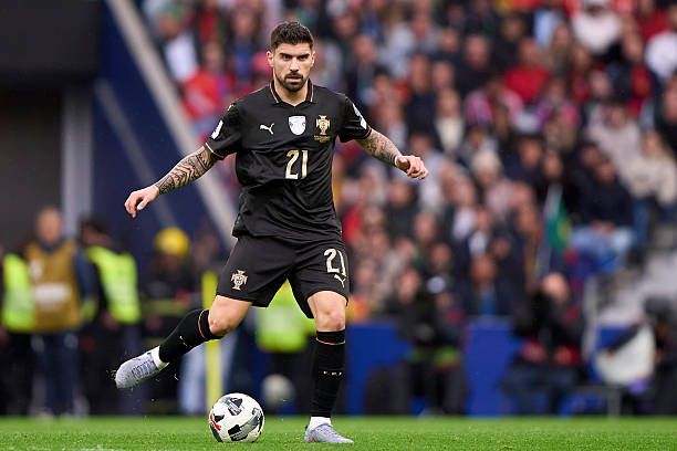 Ruben Neves de Portugal en acción durante el partido de clasificación para la Copa Mundial de la FIFA 2026 entre Portugal y Armenia en el Estadio do Dragao 