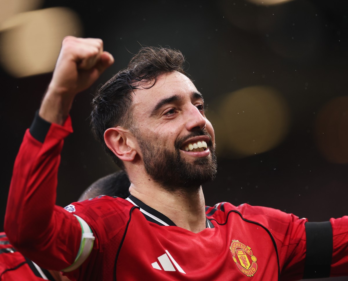 Bruno Fernandes celebrates for Manchester United